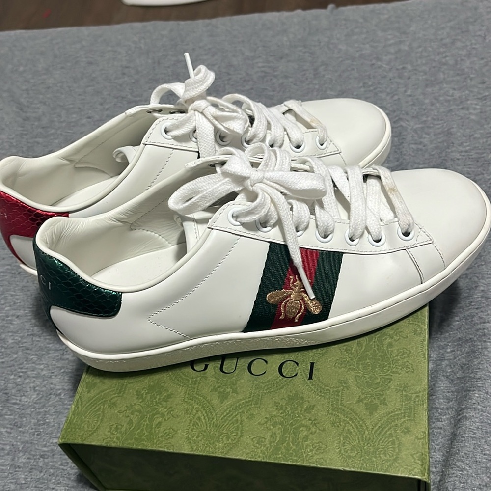 Gucci sneakers brand new wear like 5 time only original sale because I don’t use